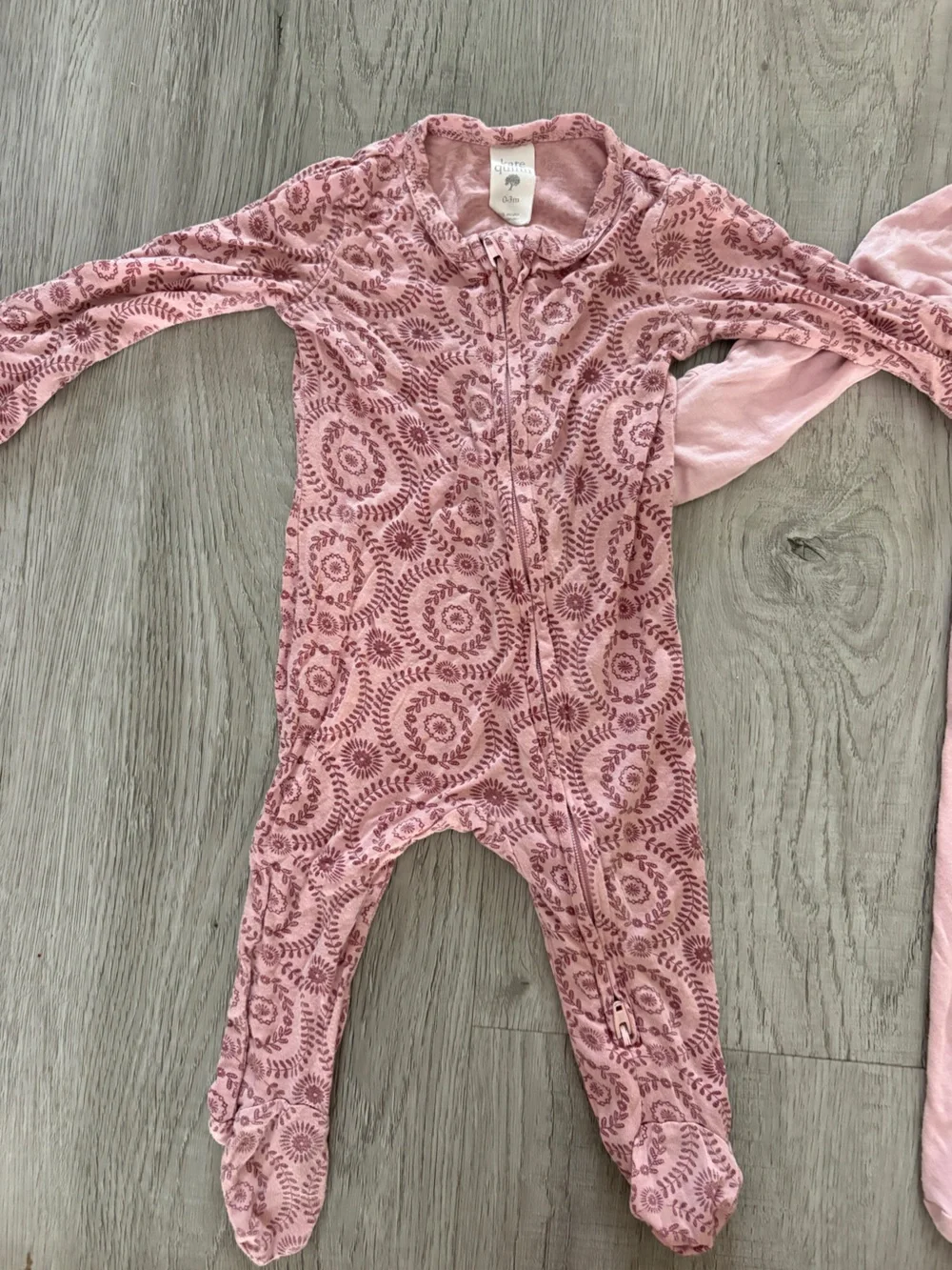KATE QUINN 2-way zipper bamboo sleeper bundle.